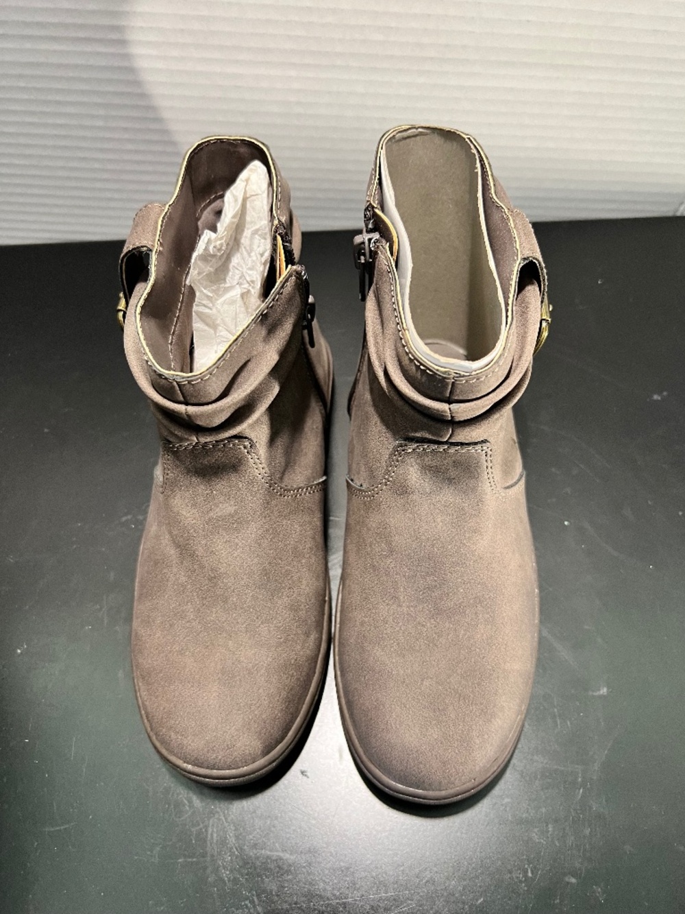 Nine West Kids Slouch Ankle Boot | Taupe | Gold Buckle | Side Zip | Size 1 New